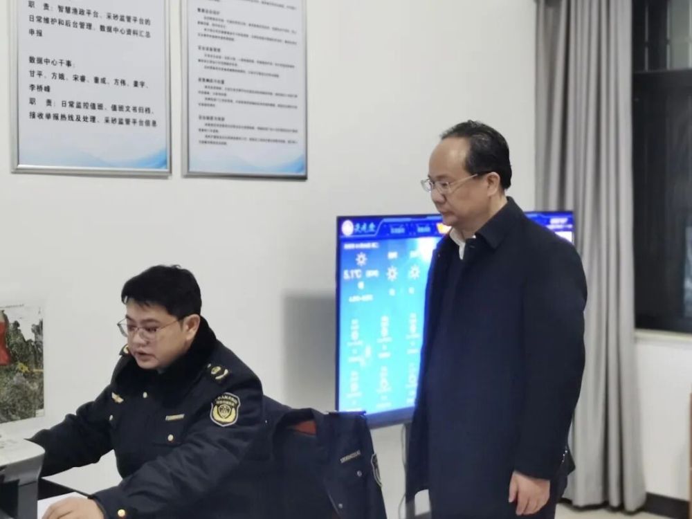 л�˲ߵ������ض���ͥ��һ�߶�����ʮ����桱��ܹ���