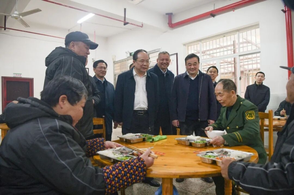 �м�ί��ί����������ƽ����չ�ۺϵ���